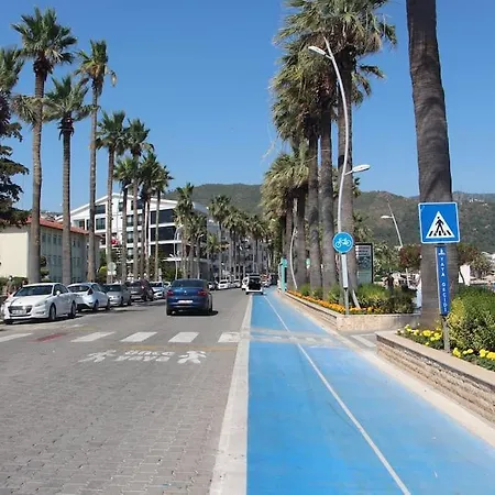 Centre مرمريس
