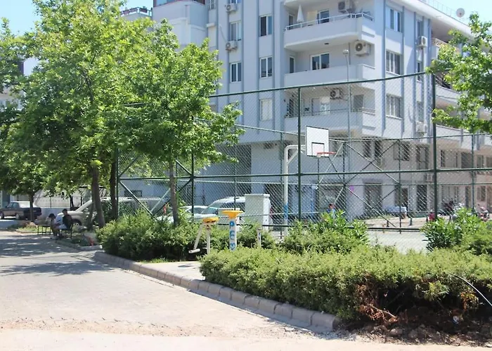 Apartment Centre *