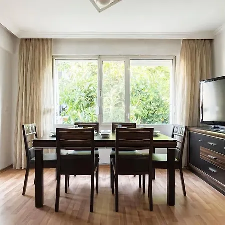 Centre Apartment *